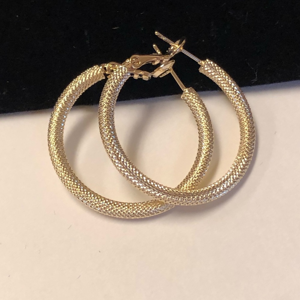 18k Gold Plated Hoop - Picture 1 of 3